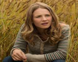 Robertson had played those characters which were relatively younger to her real age. She played Casey Newton who was 15 in the film 